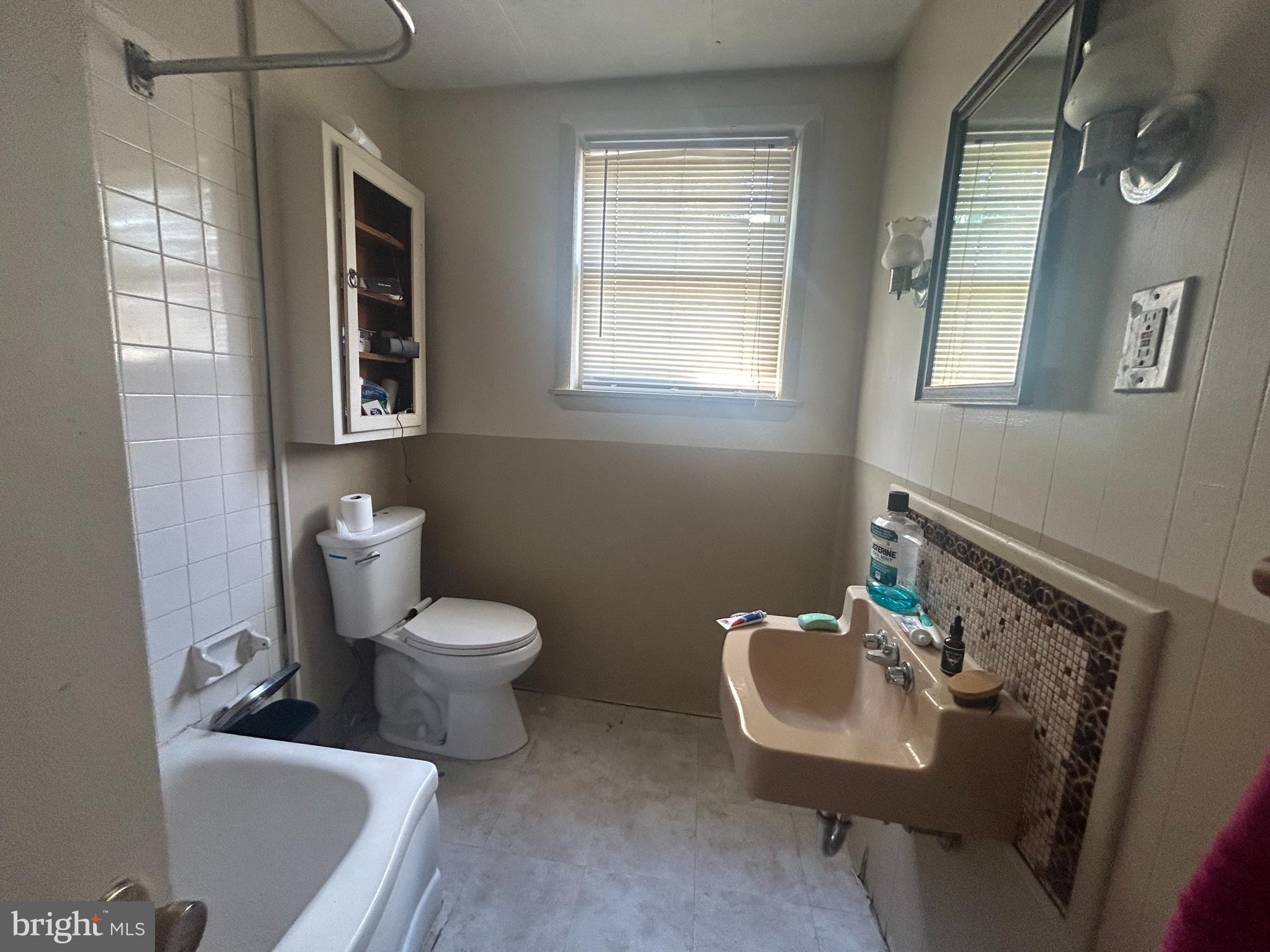 304 N CHESTER PIKE