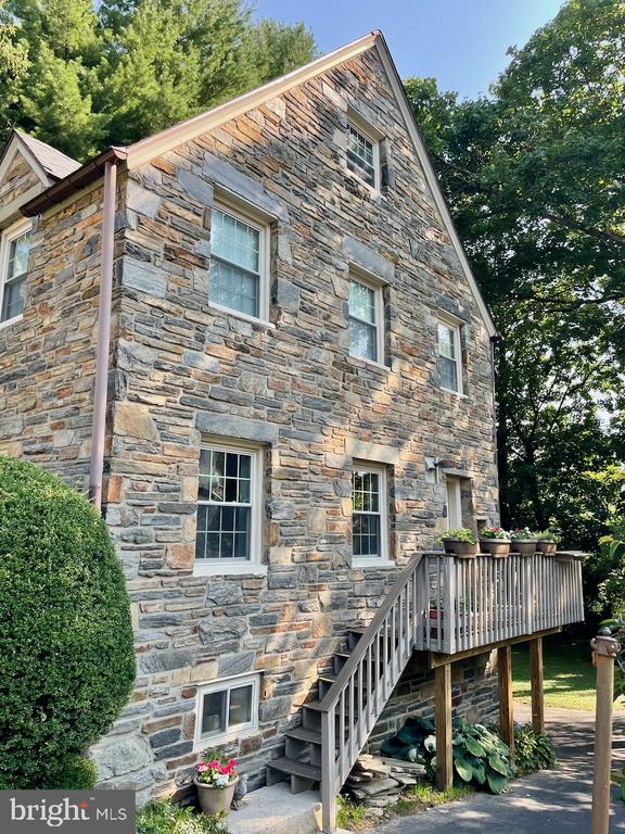 534 BROOKVIEW LANE