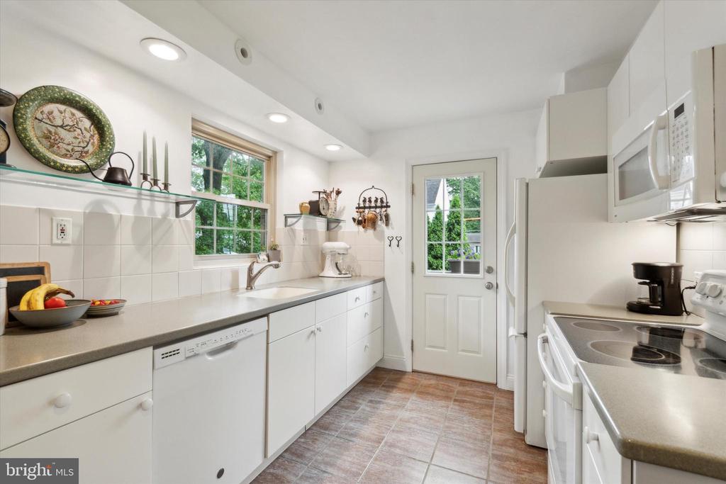 534 BROOKVIEW LANE