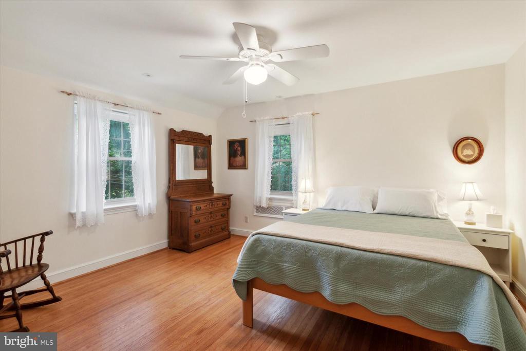 534 BROOKVIEW LANE