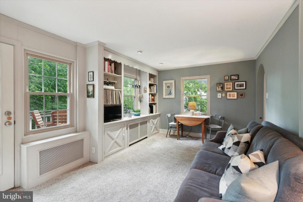 534 BROOKVIEW LANE