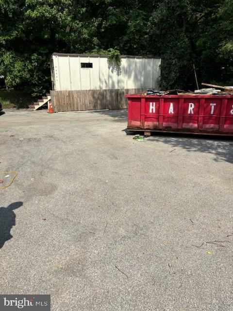 909 SPRINGFIELD ROAD