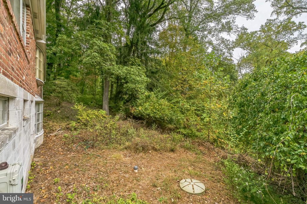 2977 N PROVIDENCE ROAD