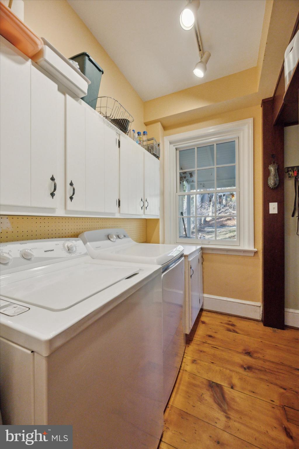 19 WHITE PINE LANE