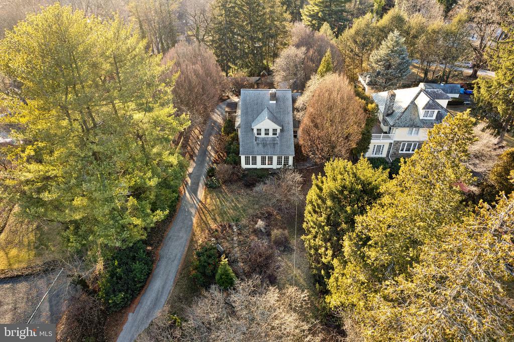 215 N PROVIDENCE ROAD