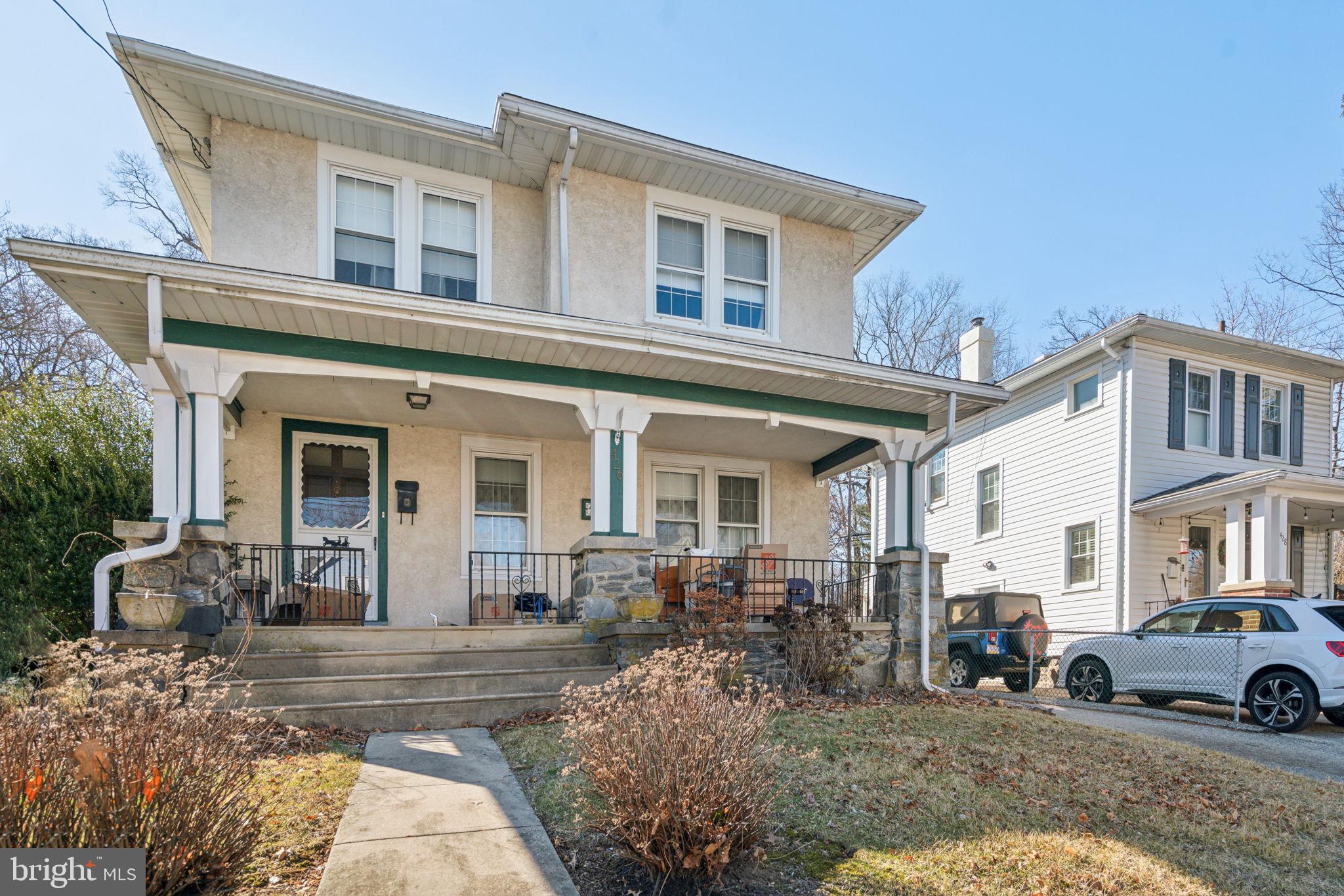 426 W BEECHTREE LANE