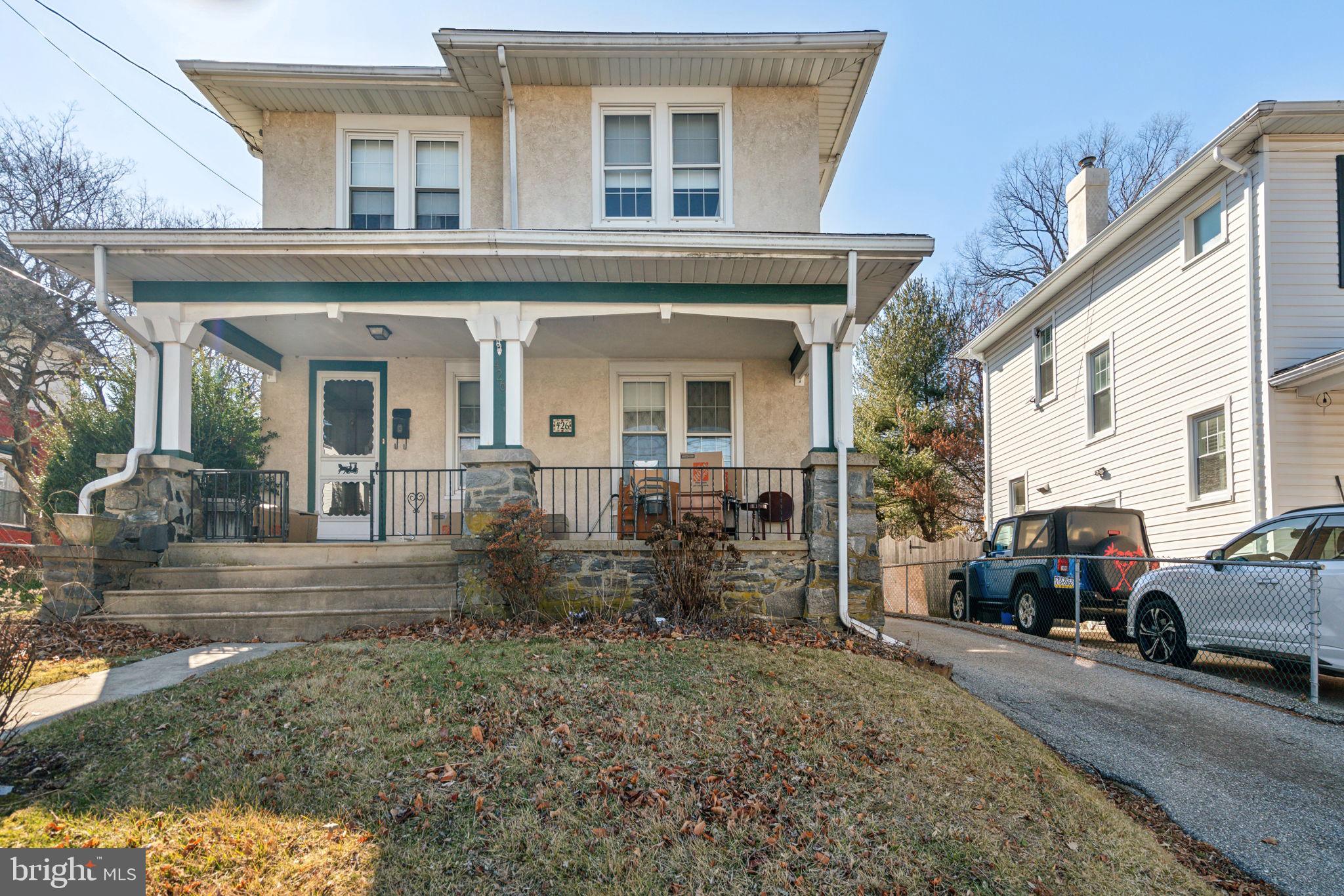 426 W BEECHTREE LANE
