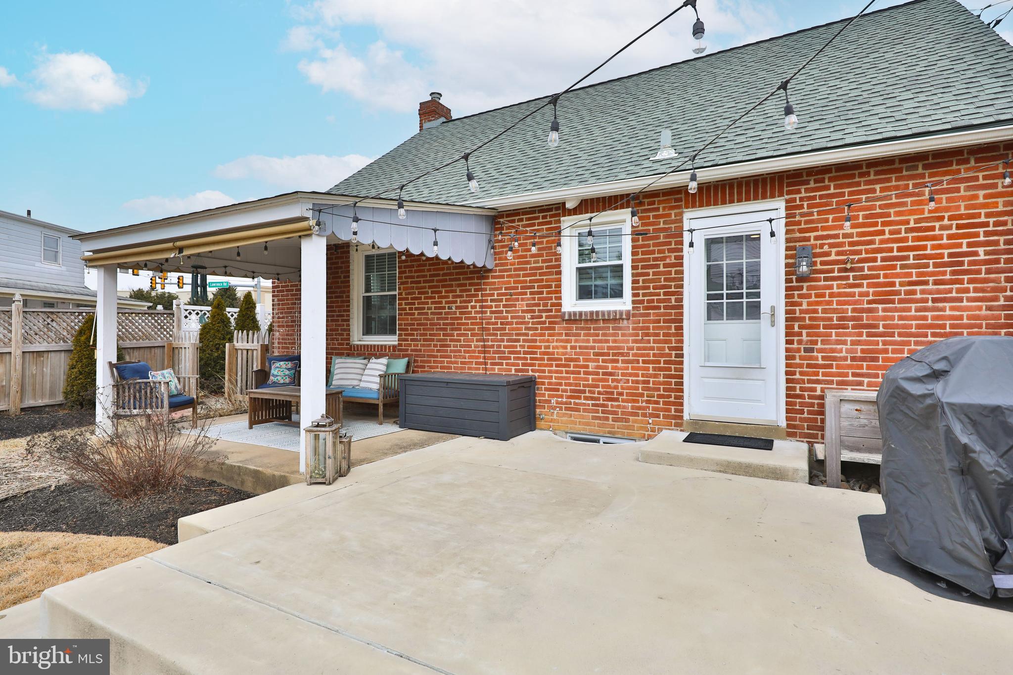 560 LAWRENCE ROAD