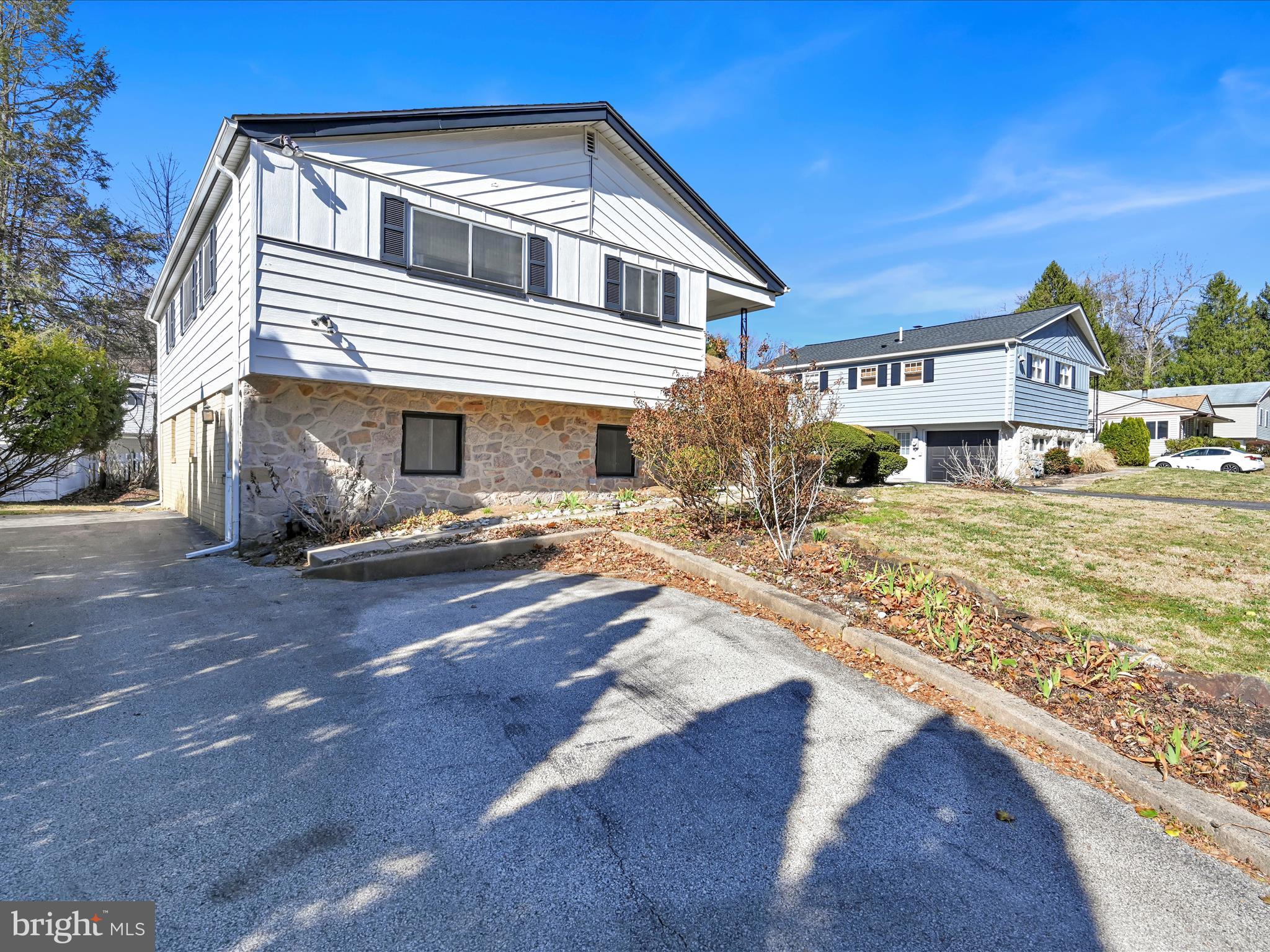 1749 LAWRENCE ROAD