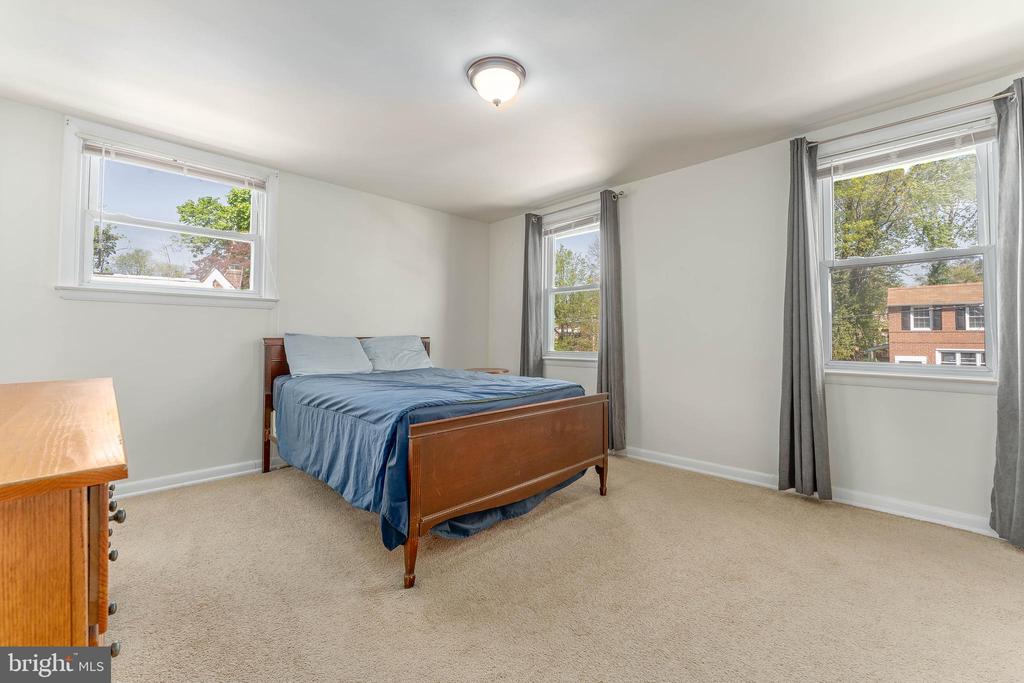 222 EMERALD LANE