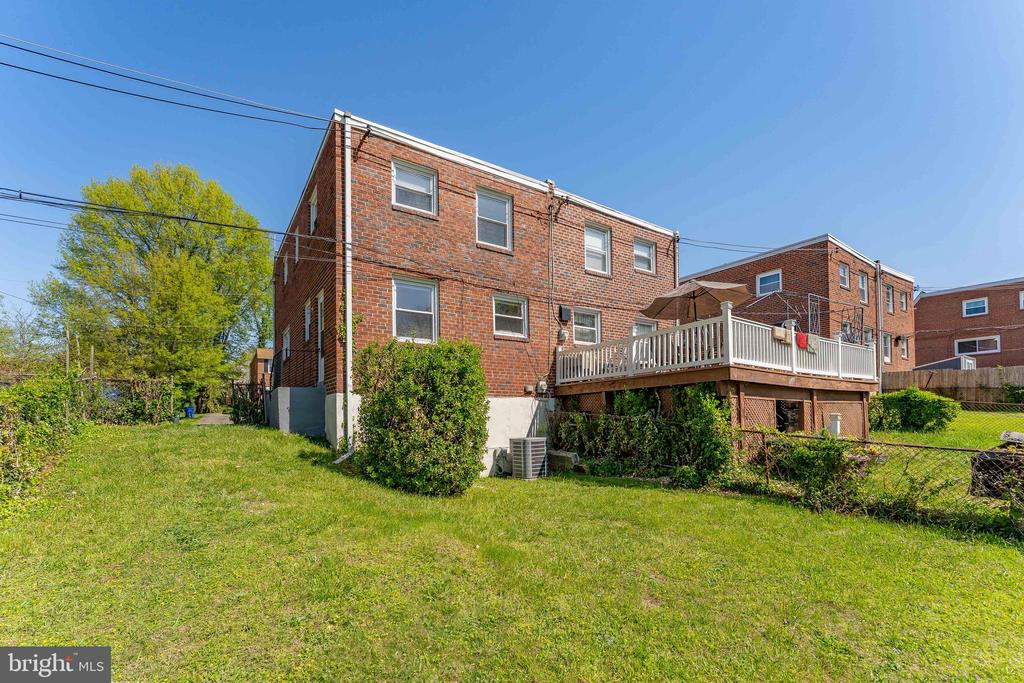222 EMERALD LANE