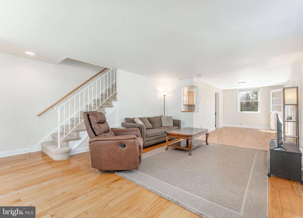 222 EMERALD LANE