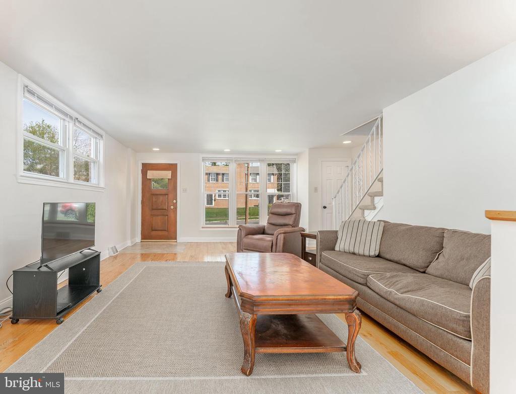 222 EMERALD LANE