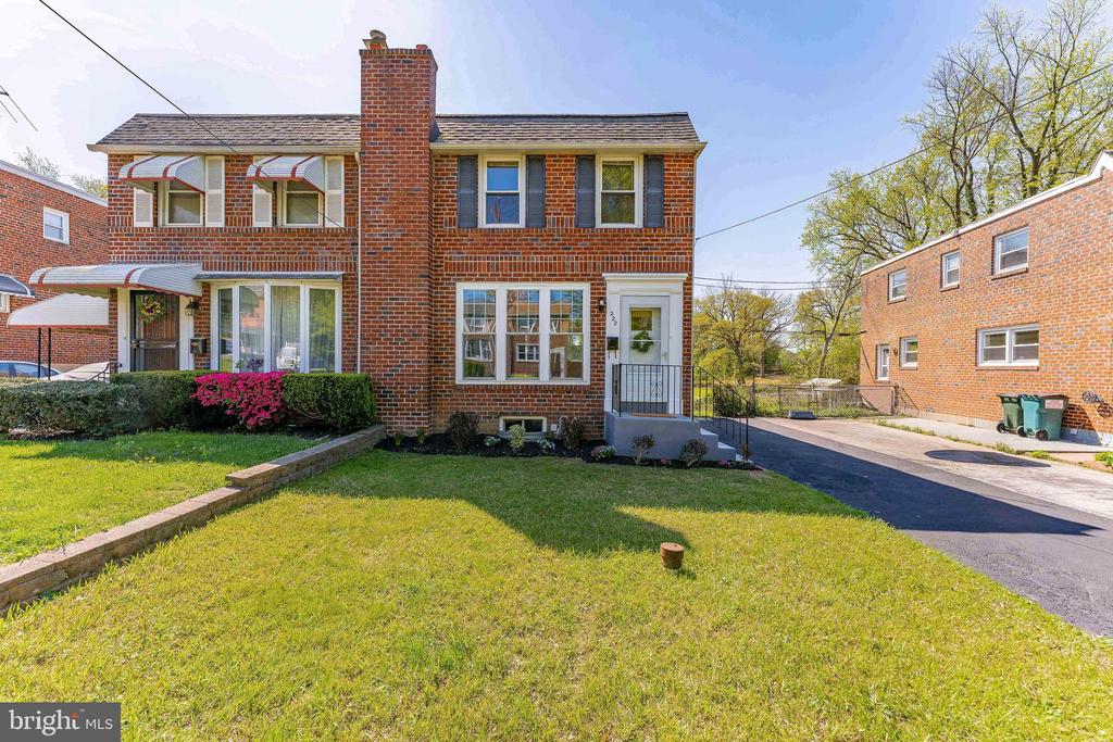 222 EMERALD LANE