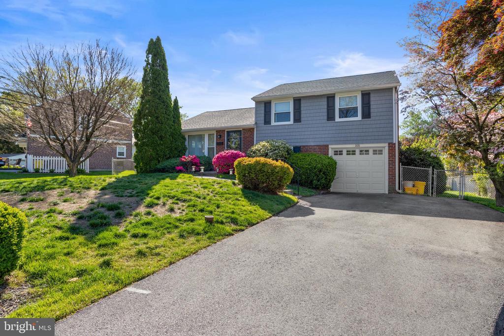 105 LONGVIEW DRIVE