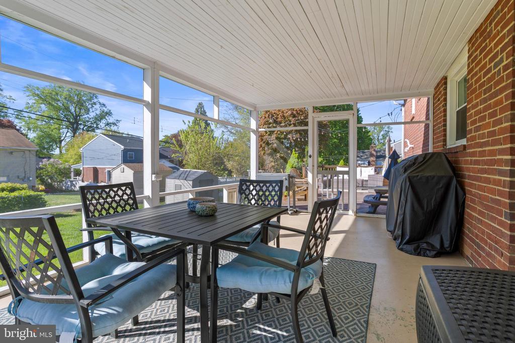 105 LONGVIEW DRIVE
