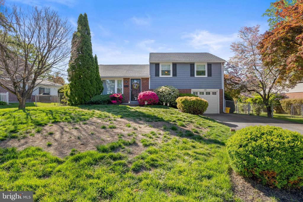 105 LONGVIEW DRIVE