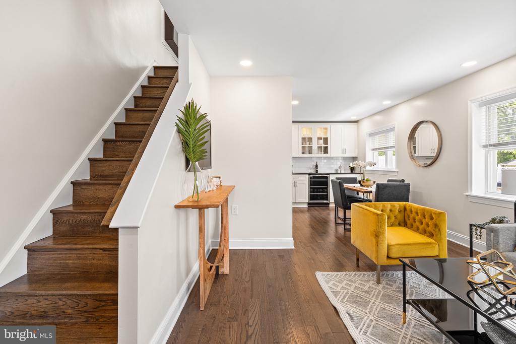 221 W SYLVAN AVENUE