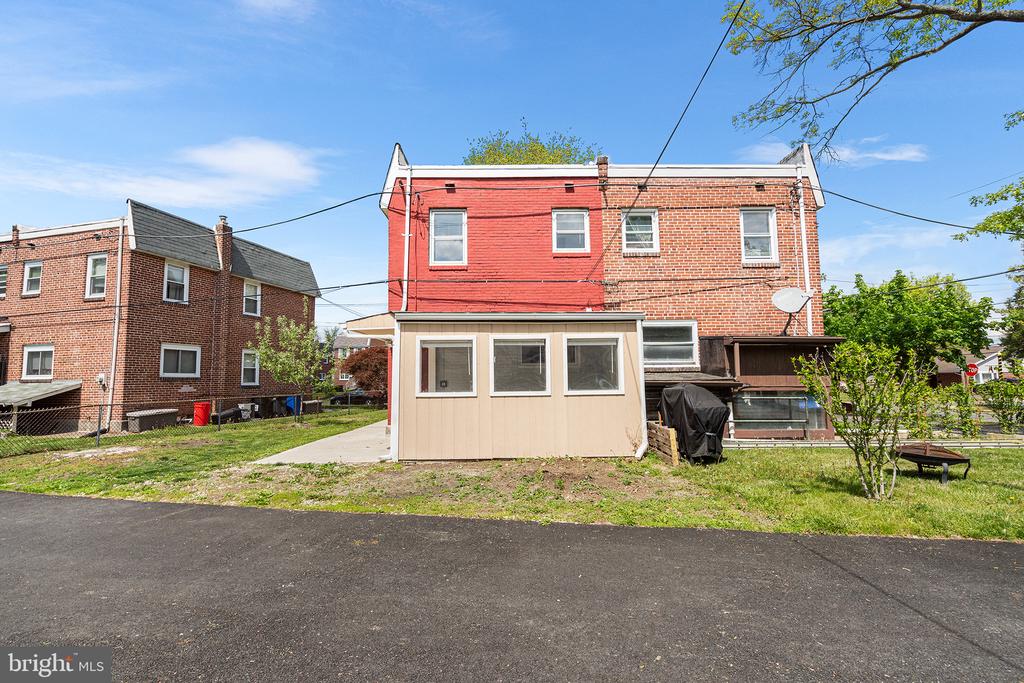 221 W SYLVAN AVENUE