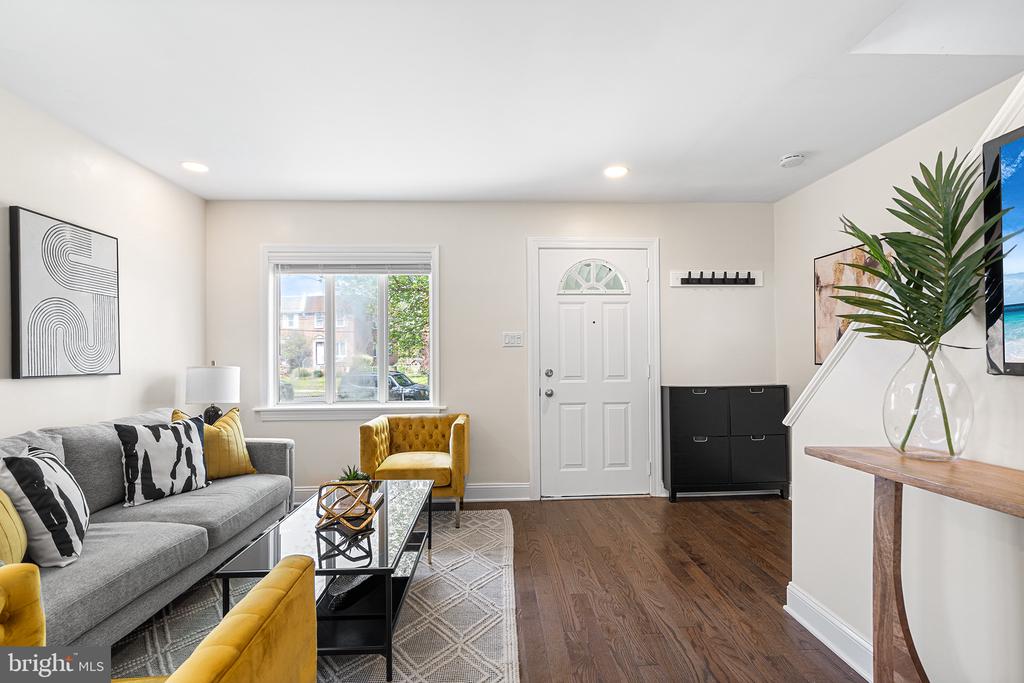 221 W SYLVAN AVENUE