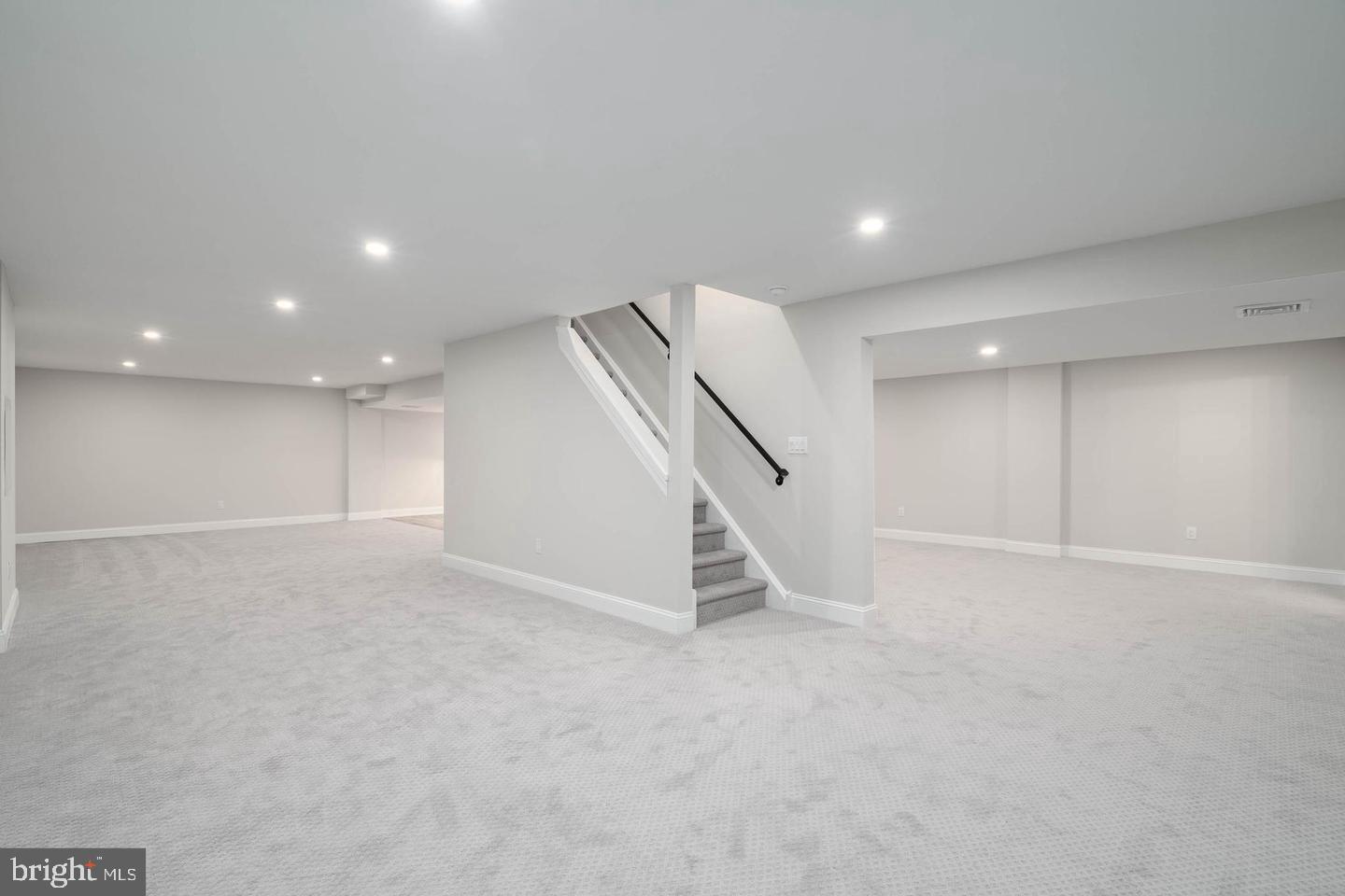 306 SANDCASTLE LANE