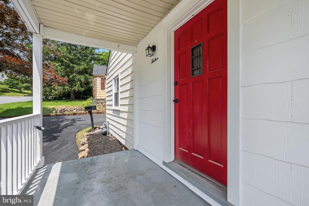 12 ROSALIE LANE