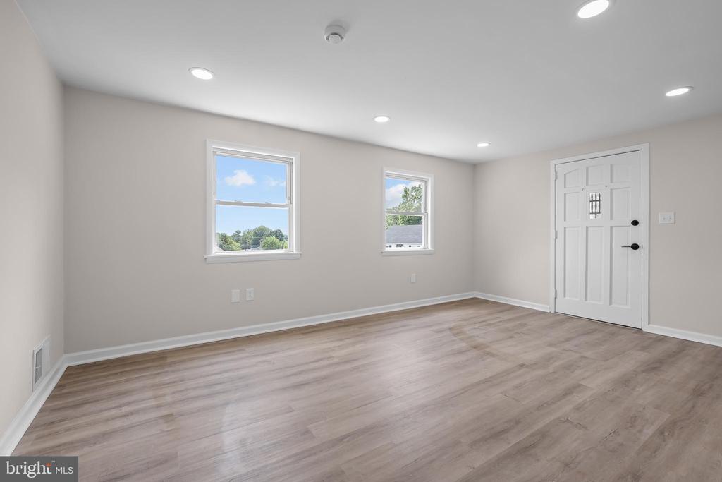 12 ROSALIE LANE