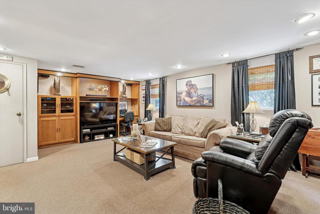 2789 HIGHLAND AVENUE