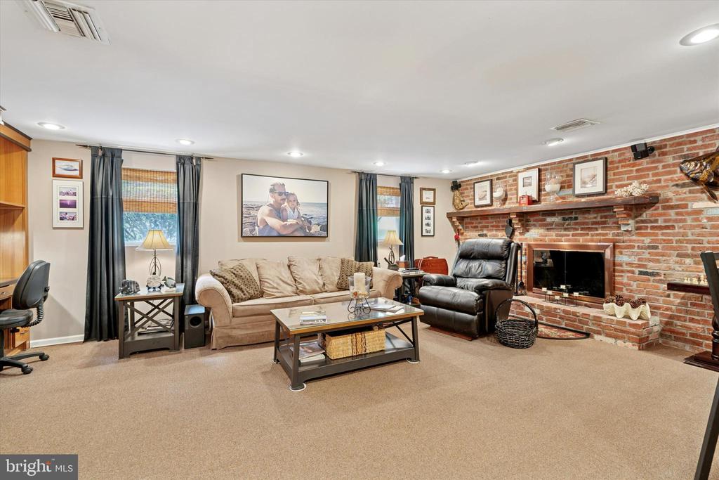 2789 HIGHLAND AVENUE