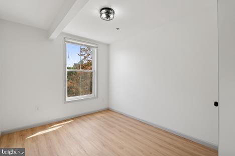 9 W HINCKLEY AVENUE 2