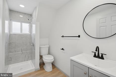 9 W HINCKLEY AVENUE 2