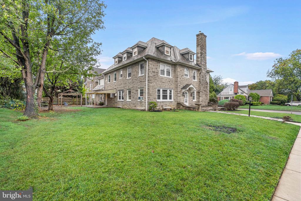 474 KENWOOD ROAD