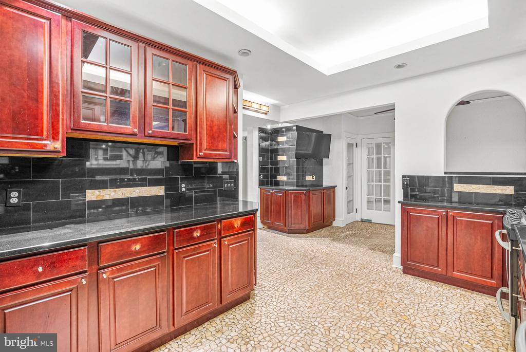 474 KENWOOD ROAD