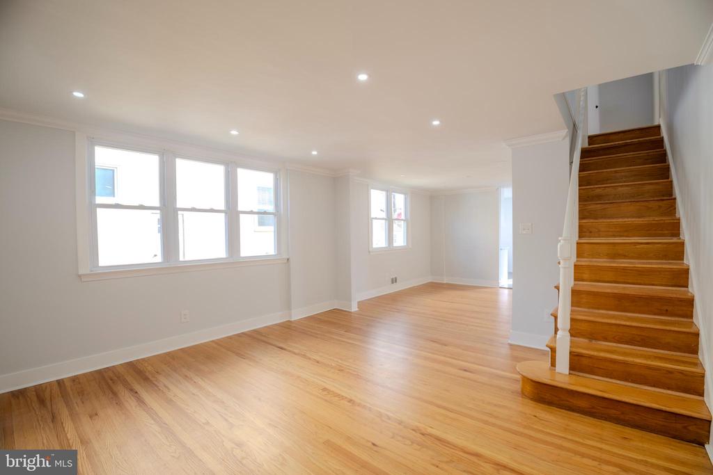 5 W TURNBULL AVENUE