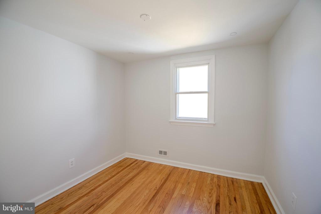 5 W TURNBULL AVENUE
