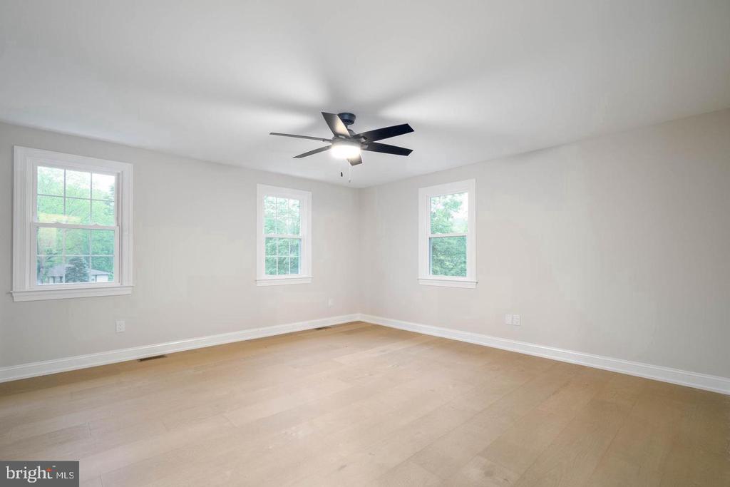 306 SANDCASTLE LANE