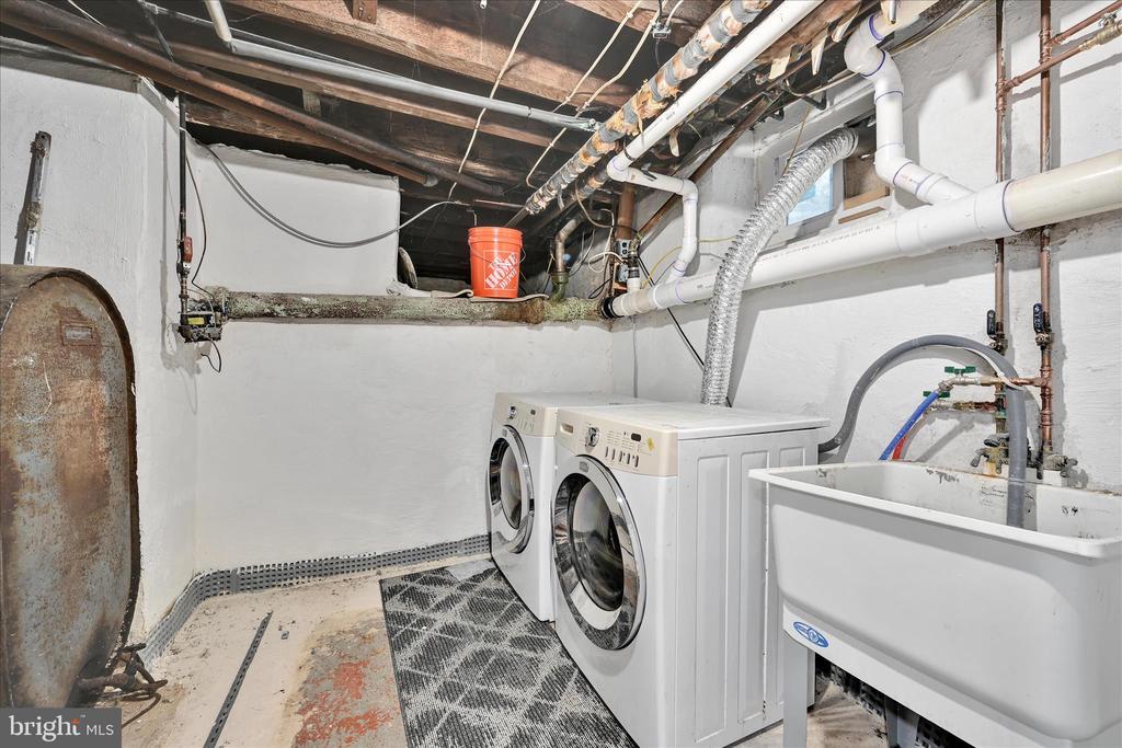 1501 BURMONT
