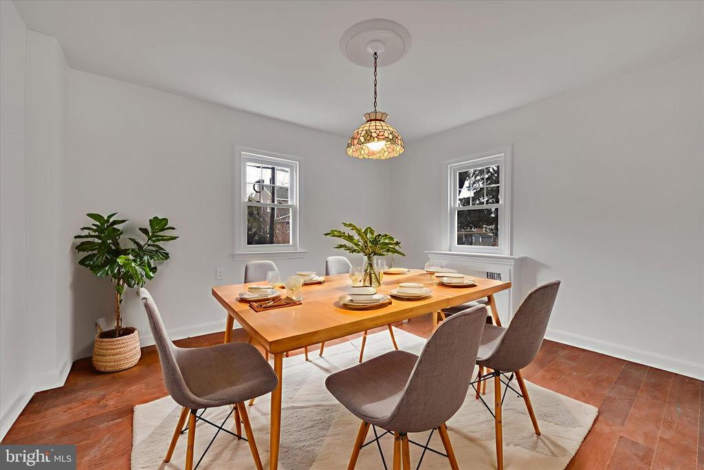 1501 BURMONT
