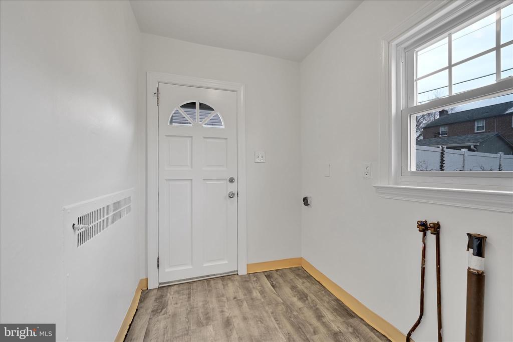 1501 BURMONT