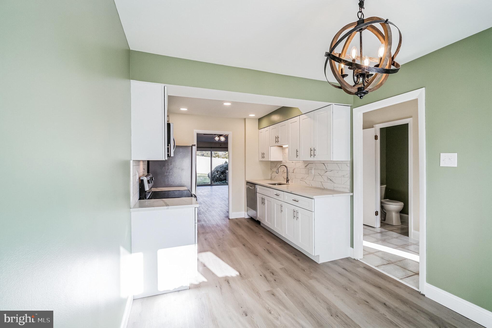 1179 PUTNAM BOULEVARD 3
