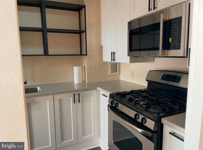 1030 E LANCASTER AVENUE Unit: 823