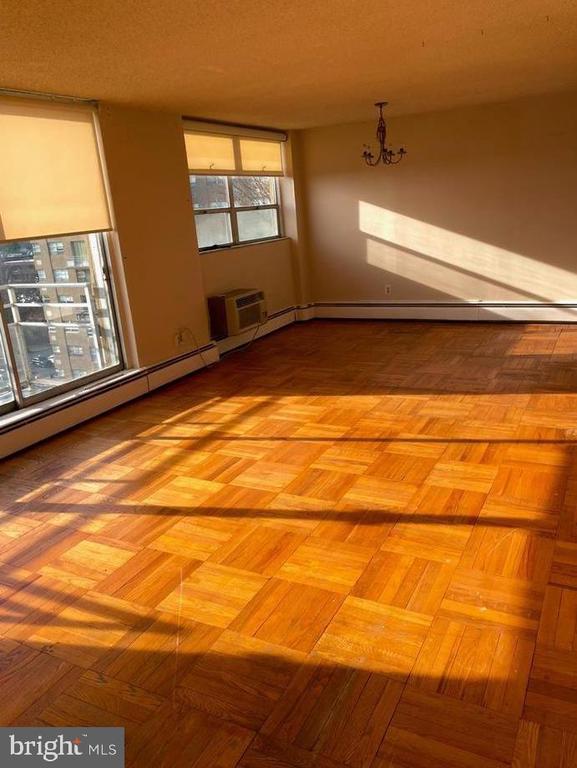 1030 E LANCASTER AVENUE Unit: 823