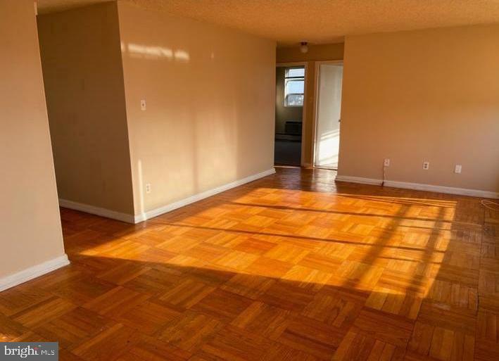 1030 E LANCASTER AVENUE Unit: 823