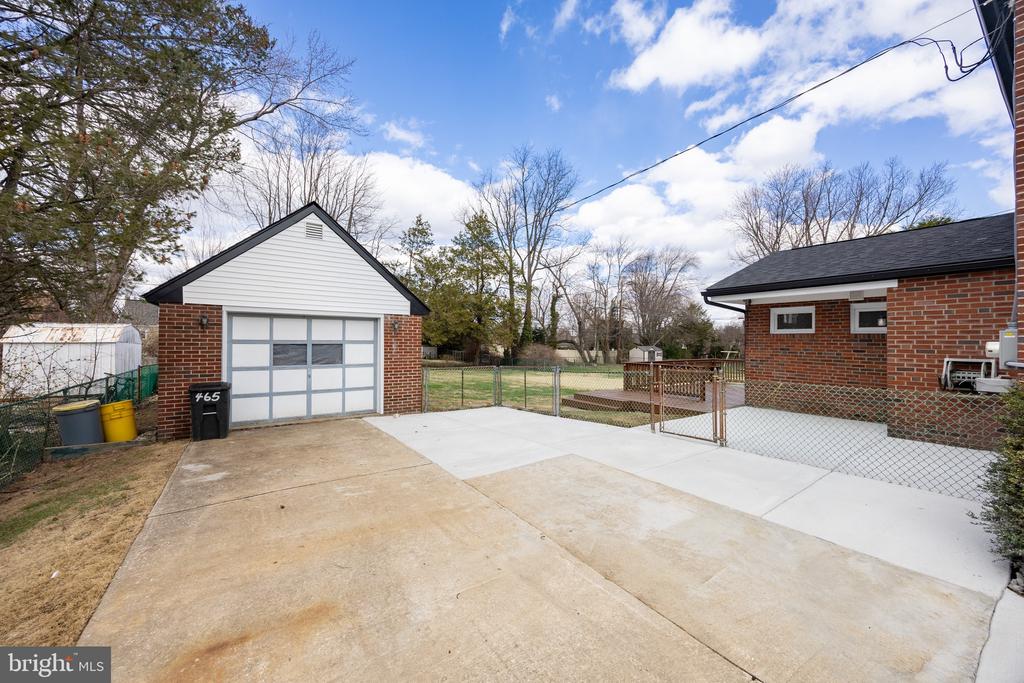 465 HAWARDEN ROAD