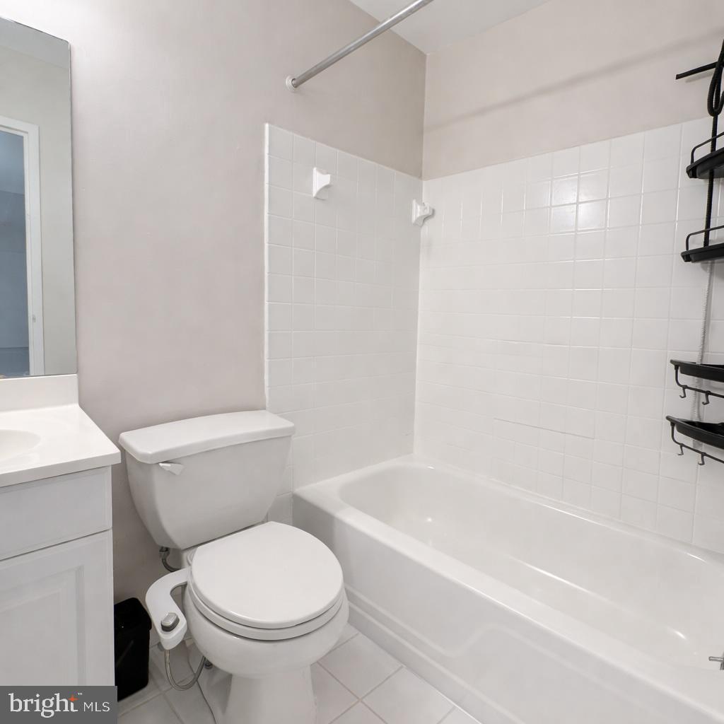 280 BRIDGEWATER ROAD Unit: J5