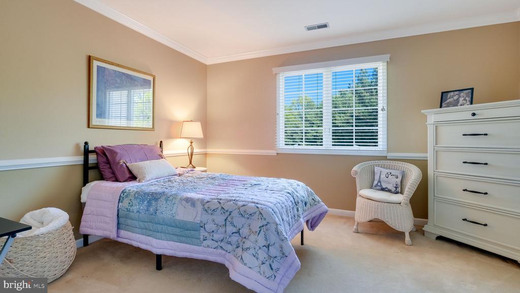 31 THOMAS SPEAKMAN DRIVE