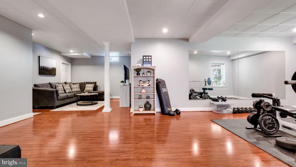 31 THOMAS SPEAKMAN DRIVE