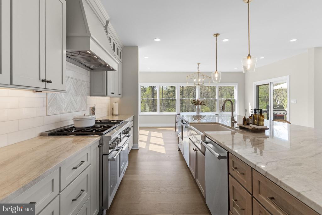 3155 RIDGEVIEW COURT