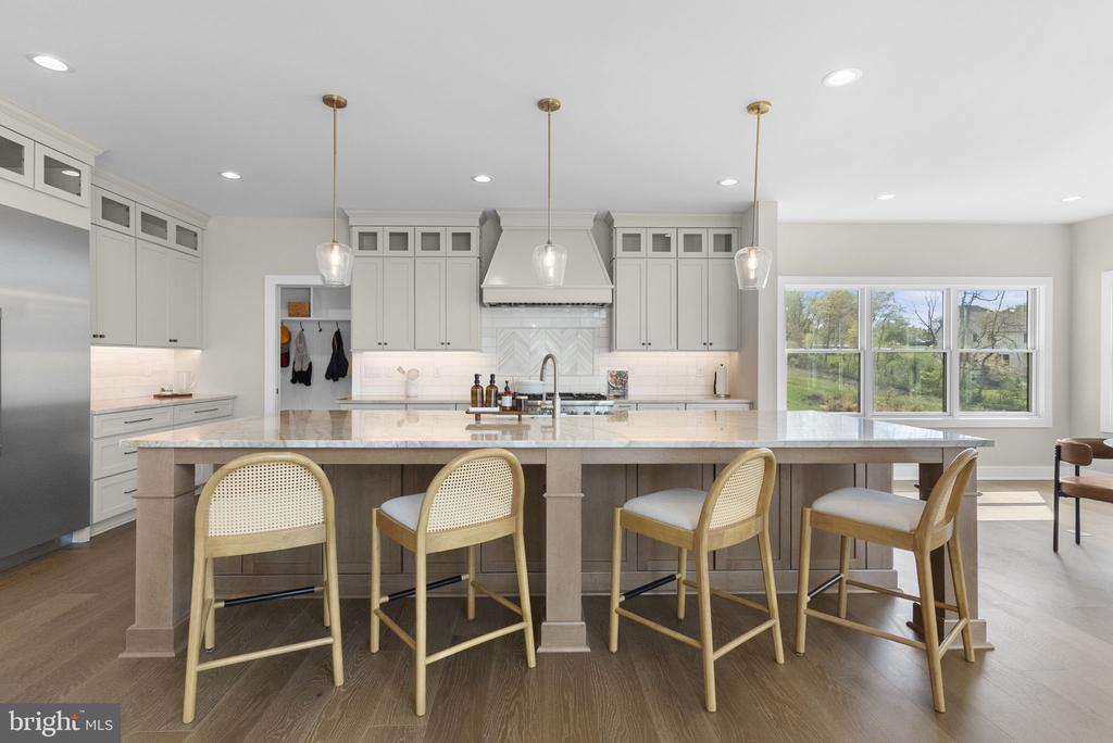 3155 RIDGEVIEW COURT