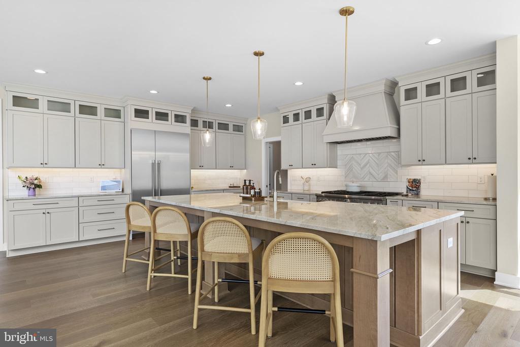 3155 RIDGEVIEW COURT